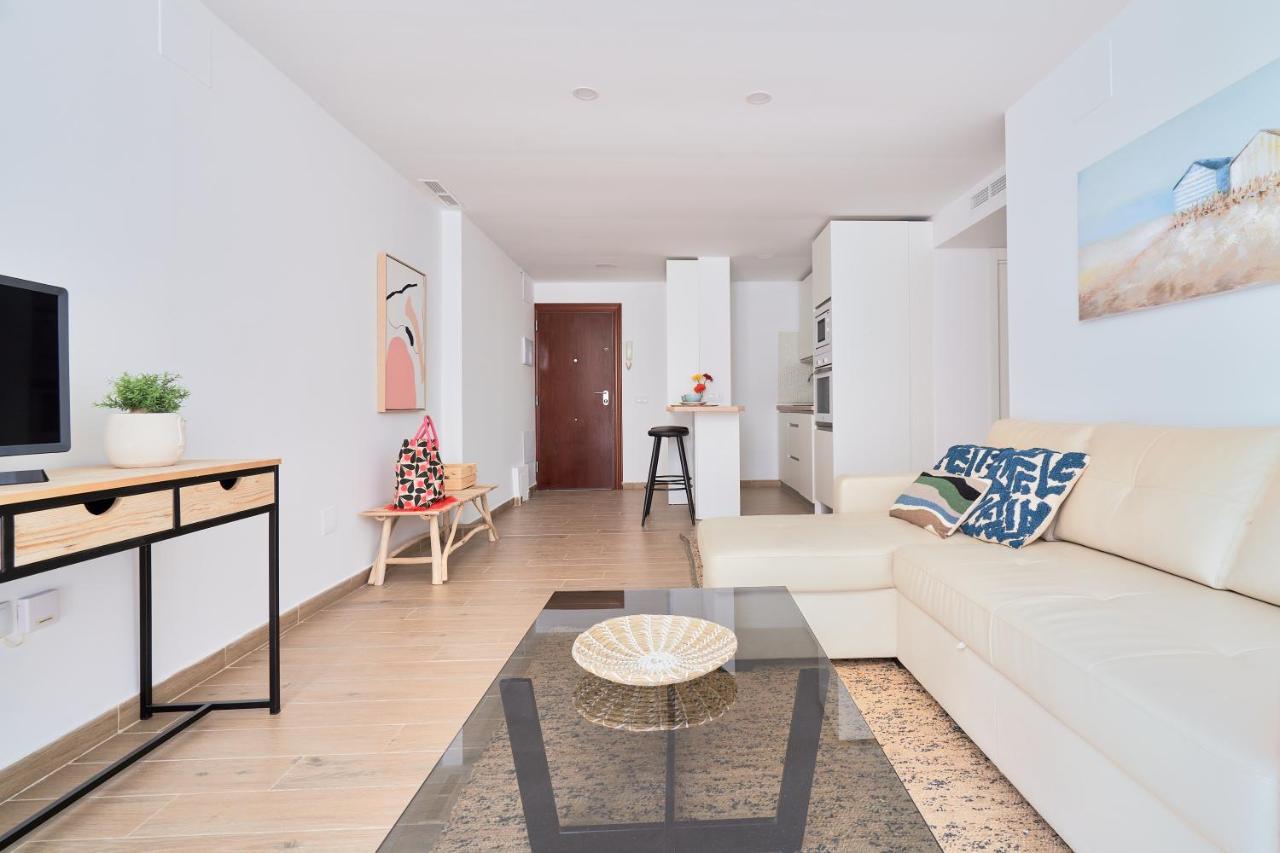 Apartment En Primera Linea De Playa En La Malagueta Malaga